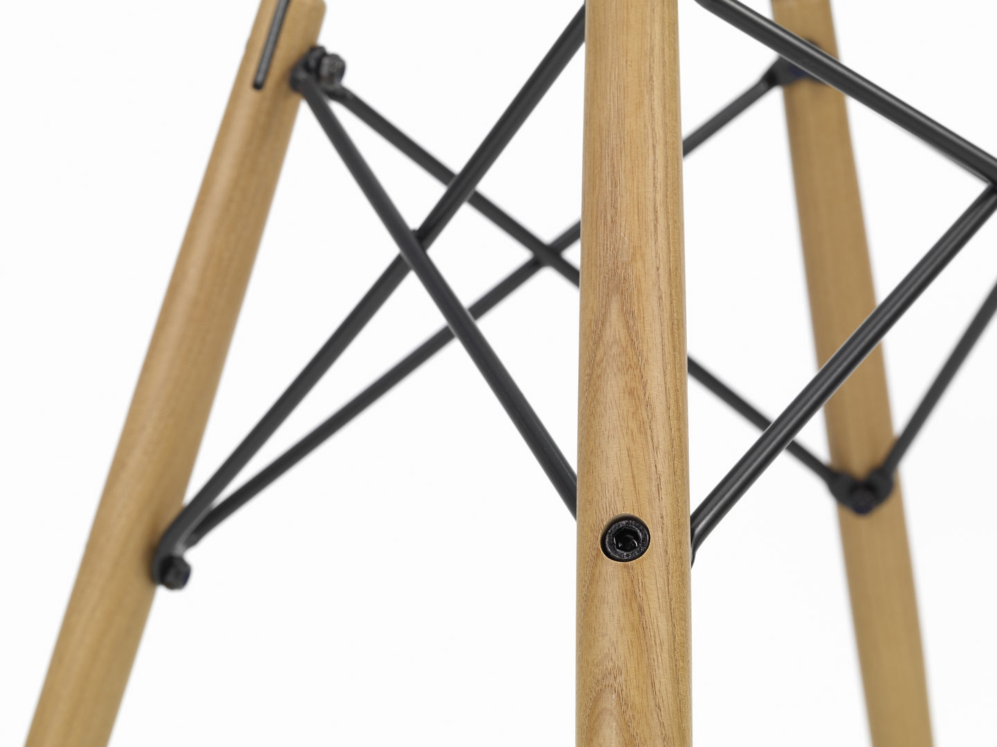 DSW Chair by Charles and Ray Eames - view 3