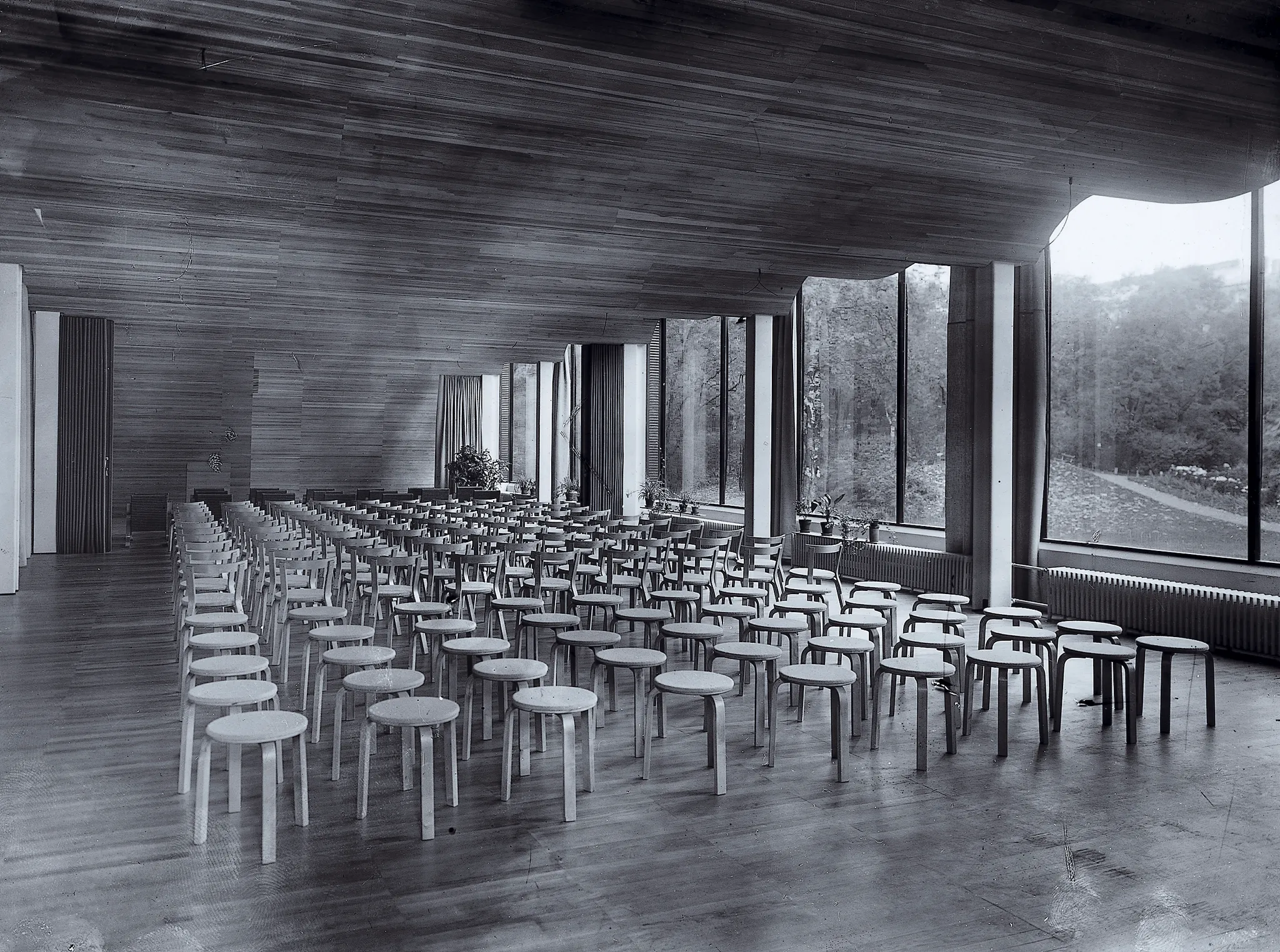 Stool 60 in a domestic interior
