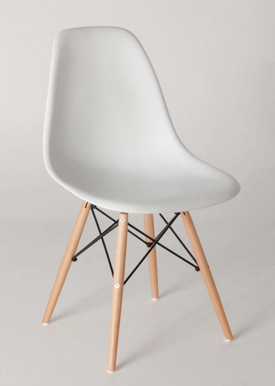 DSW Chair by Charles and Ray Eames - view 1