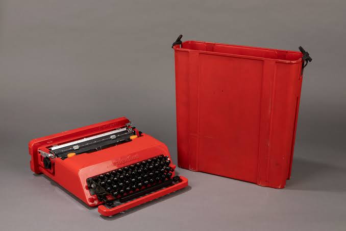 Valentine Typewriter - view 1