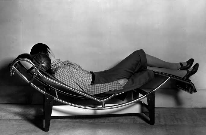 LC4 Chaise Longue - view 3
