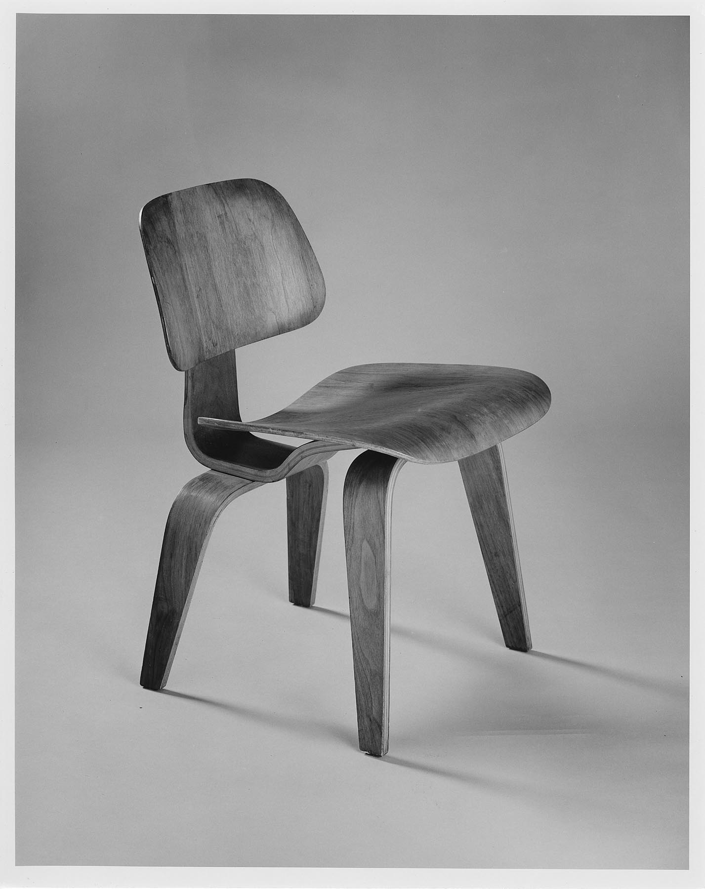 LCW Chair by Charles and Ray Eames - view 2